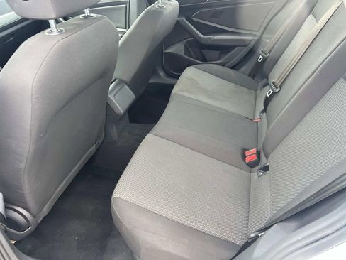 Used 2019 Volkswagen Jetta SE FWD image 11