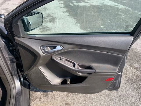 Used 2016 Ford Focus SE image 20