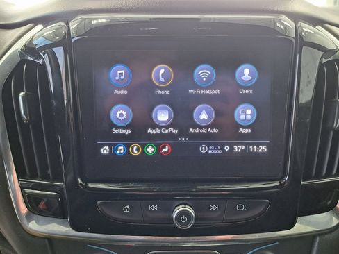 Used 2023 Chevrolet Traverse LT image 16