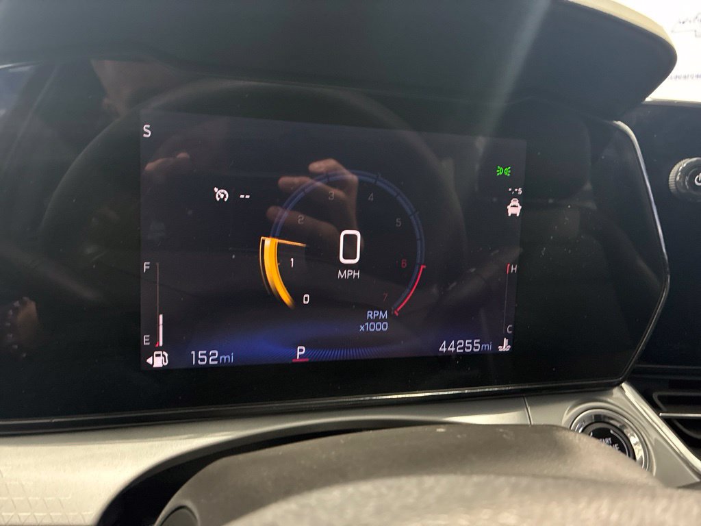 Used 2025 Chevrolet Trax LT FWD image 19