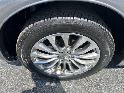 Used 2017 INFINITI QX80 4WD w/ Deluxe Technology Package image 10