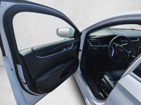 Used 2016 Cadillac XTS Luxury image 9