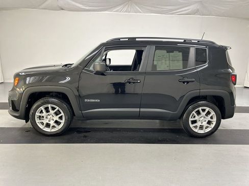 Certified 2022 Jeep Renegade Latitude w/ Convenience Group image 6