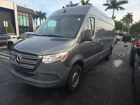 Used 2024 Mercedes-Benz Sprinter 2500 image 1