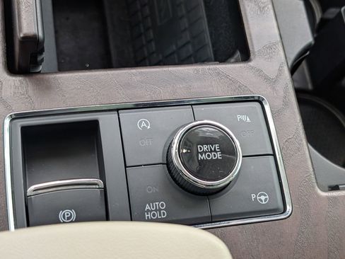 Used 2020 Lincoln Navigator Reserve w/ Equipment Group 208A Reserve image 29