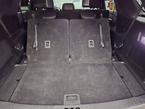 Used 2025 Ford Explorer ST-Line w/ ST-Line Street Pack image 40