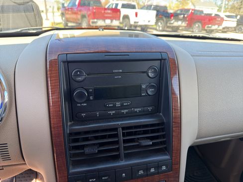Used 2006 Ford Explorer Eddie Bauer AWD/4WD image 9