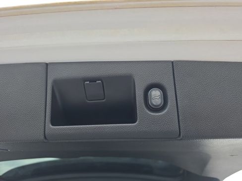 Used 2019 Chevrolet Tahoe Premier w/ Premier Plus Edition AWD/4WD image 36