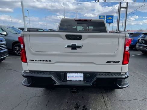 New 2026 Chevrolet Silverado 1500 ZR2 w/ Dark Appearance Package AWD/4WD image 9