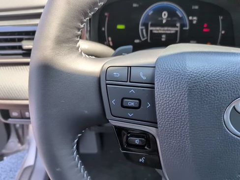 Used 2026 Toyota Camry SE FWD image 15