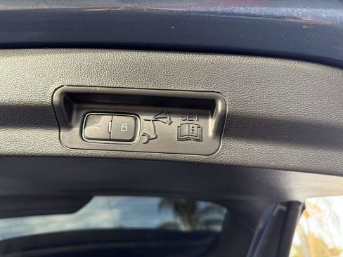 Used 2020 Ford Explorer XLT w/ Equipment Group 202A image 18