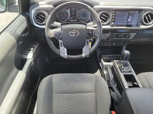 Used 2022 Toyota Tacoma SR5 w/ Technology Package RWD image 12