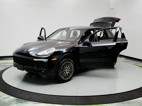Used 2017 Porsche Cayenne Platinum Edition AWD/4WD image 9