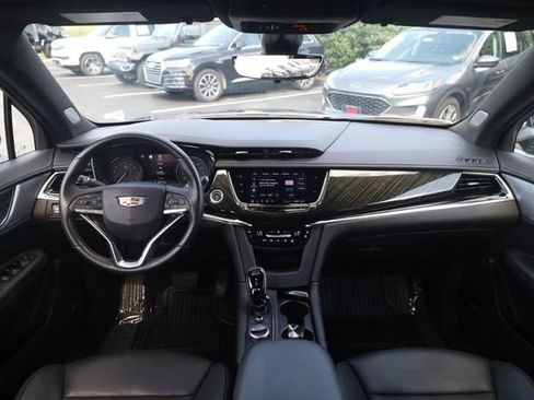 Used 2022 Cadillac XT6 Premium Luxury w/ Technology Package AWD/4WD image 7