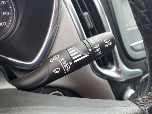 Used 2023 Chevrolet Equinox LT w/ Driver Convenience Package AWD/4WD image 30