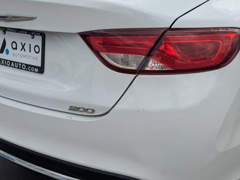 Used 2015 Chrysler 200 Limited w/ Convenience Group FWD image 5