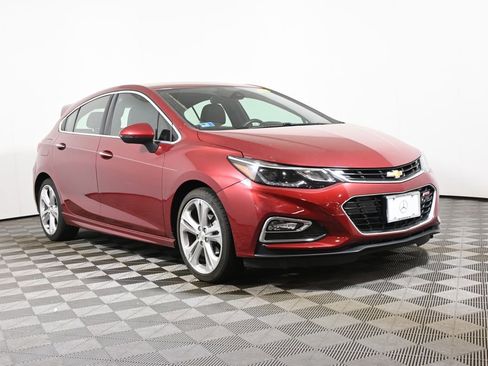 Used 2017 Chevrolet Cruze Premier FWD image 9