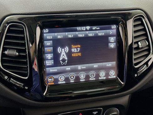 Used 2021 Jeep Compass Limited w/ Sun and Sound Group AWD/4WD image 19