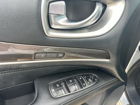 Used 2019 INFINITI QX60 Luxe w/ Essential Package FWD image 14