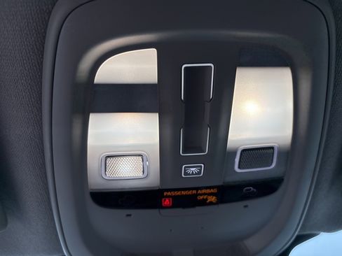 Certified 2025 Volvo XC40 B5 Core image 26