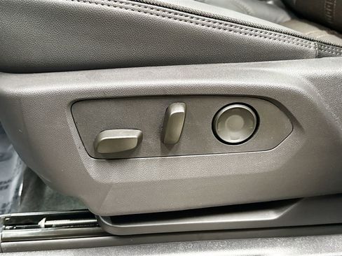 New 2026 Chevrolet Suburban High Country image 25