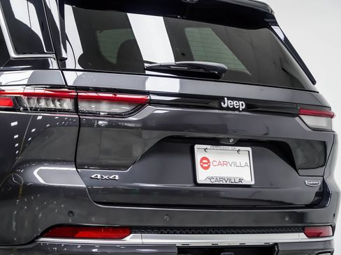 Used 2022 Jeep Grand Cherokee Summit AWD/4WD image 14