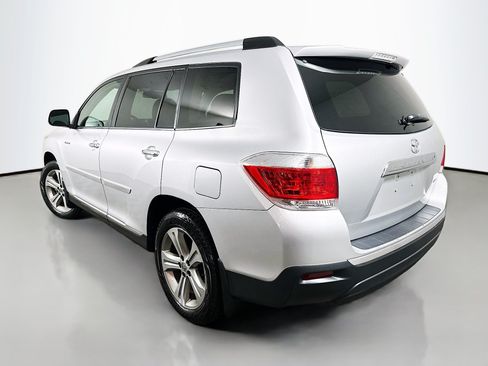 Used 2011 Toyota Highlander Limited w/ Tow Pkg AWD/4WD image 5