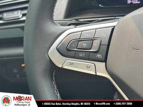 Used 2025 Volkswagen Atlas Cross Sport SE w/ Panoramic Sunroof Package AWD/4WD image 24