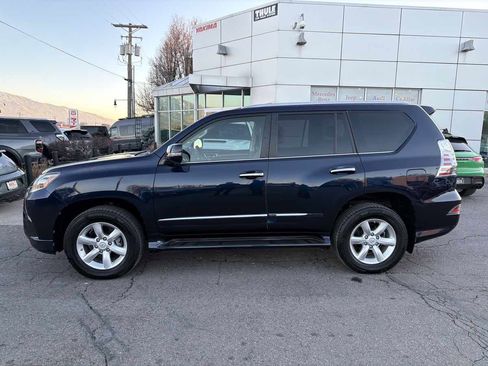 Used 2018 Lexus GX 460 image 2