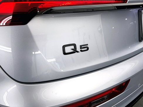 Certified 2025 Audi Q5 2.0T Premium Plus image 8