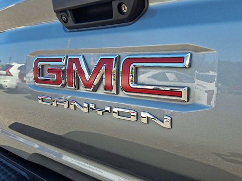 Used 2024 GMC Canyon Elevation w/ Elevation Premium Package AWD/4WD image 31