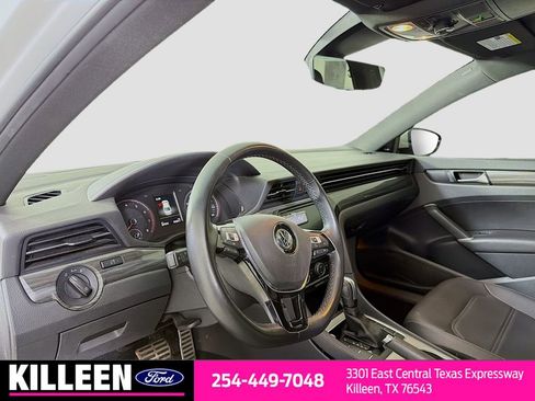 Used 2022 Volkswagen Passat 2.0T R-Line image 10