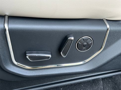 New 2024 Ford Expedition Max Platinum image 23