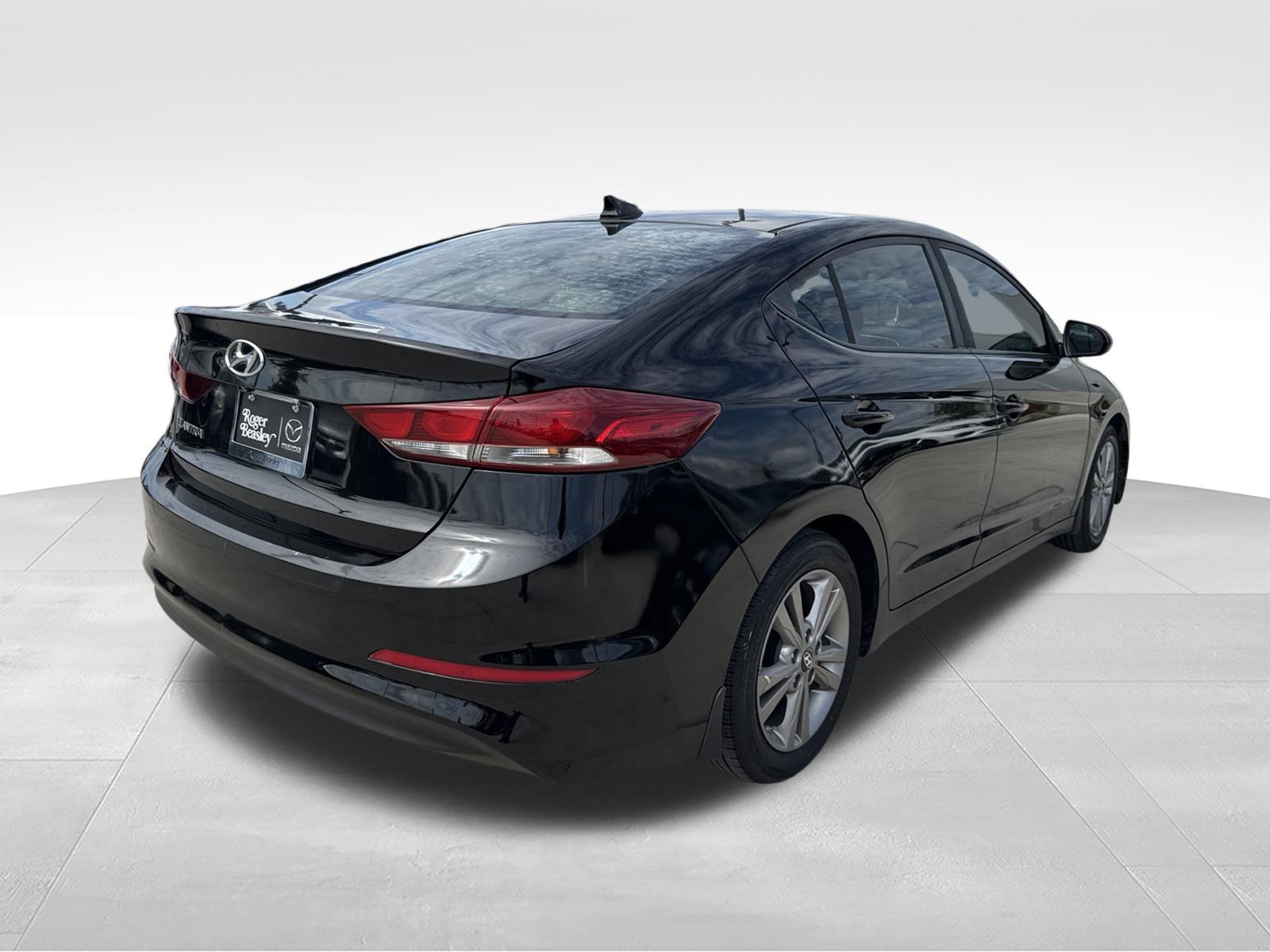 Used 2017 Hyundai Elantra SE FWD image 5