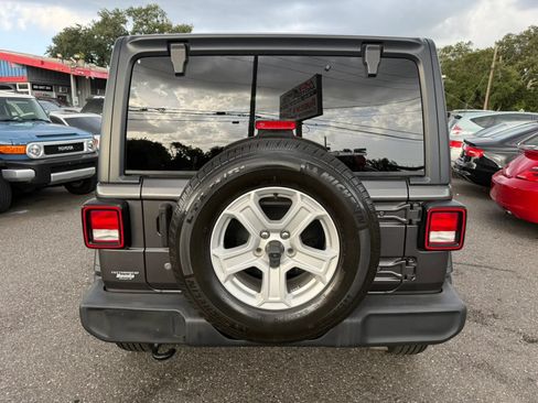 Used 2019 Jeep Wrangler Unlimited Sport S AWD/4WD image 6