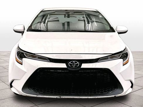 Used 2020 Toyota Corolla LE FWD image 3