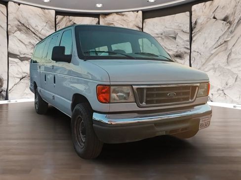 Used 2007 Ford E-350 and Econoline 350 XLT image 3