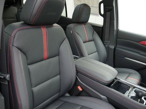 New 2026 Chevrolet Traverse RS image 23