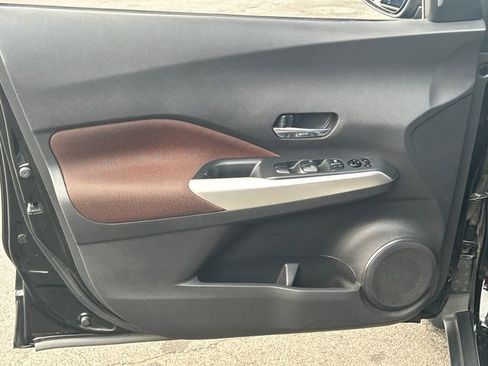 Used 2020 Nissan Kicks SR w/ Exterior Package image 11