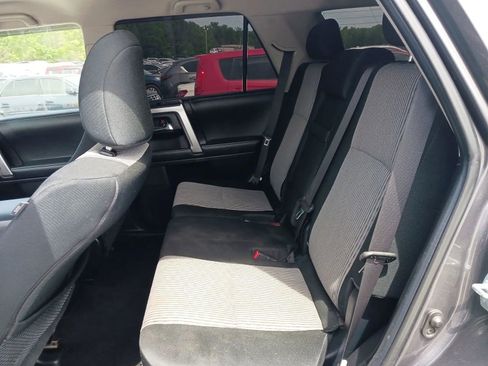 Used 2017 Toyota 4Runner SR5 AWD/4WD image 5