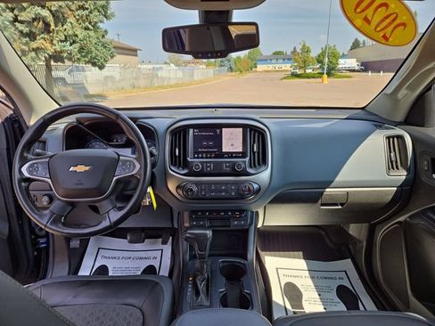 Used 2020 Chevrolet Colorado Z71 AWD/4WD image 3