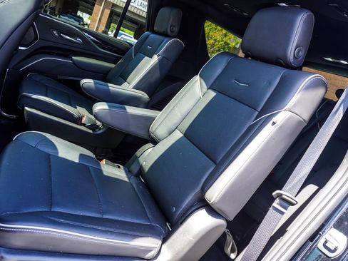 Used 2021 Cadillac Escalade Sport w/ Driver Assist Tech Package AWD/4WD image 9