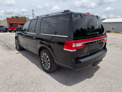 Used 2017 Lincoln Navigator L Select AWD/4WD image 3