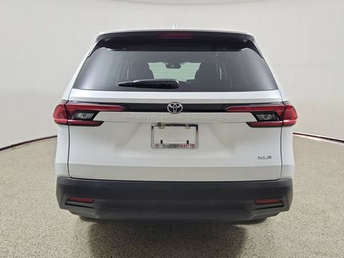 Used 2025 Toyota Grand Highlander FWD image 6