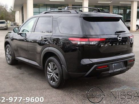 New 2026 Nissan Pathfinder SV image 5