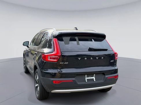 Used 2025 Volvo XC40 B5 Core w/ Protection Package Premier AWD/4WD image 8