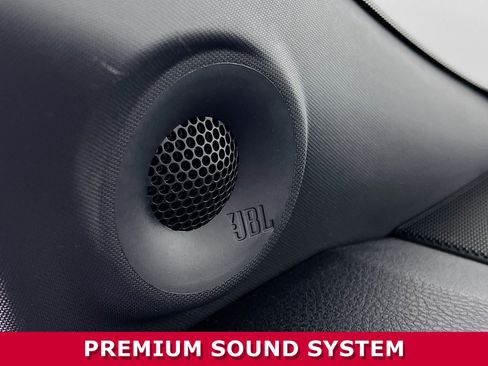 Used 2023 Toyota Sienna Limited image 22