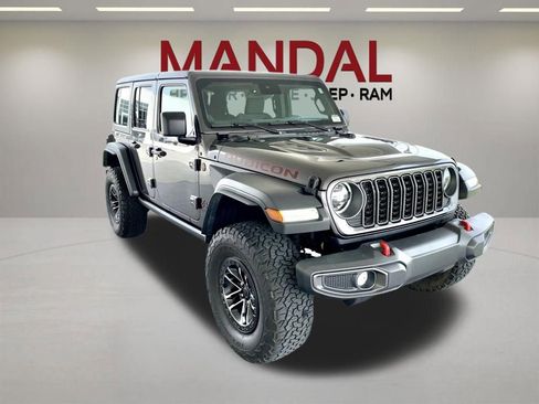 Used 2024 Jeep Wrangler Unlimited Rubicon w/ XTREMEE 35" Tire Package AWD/4WD image 4