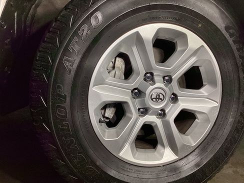 Used 2023 Toyota 4Runner SR5 Premium image 8