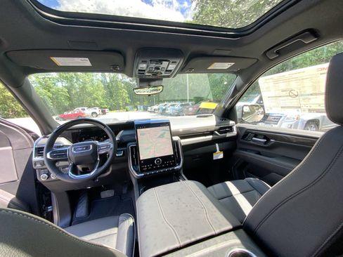 New 2026 GMC Yukon Elevation w/ Elevation Premium Package AWD/4WD image 22